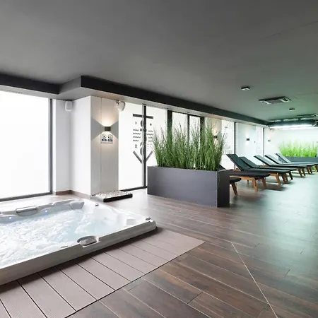 Podczele Seashore & Jacuzzi With Parking By Renters *