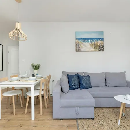 Podczele Seashore & Jacuzzi With Parking By Renters アパートホテル