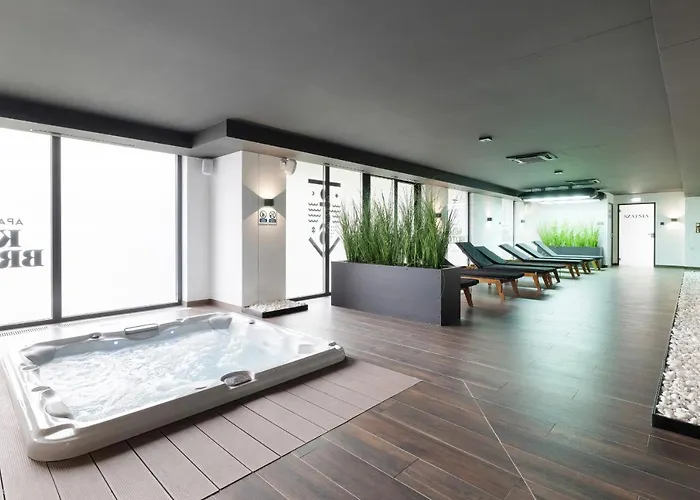 Podczele Seashore & Jacuzzi With Parking By Renters 3*