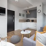 Podczele Seashore & Jacuzzi With Parking By Renters 3*
