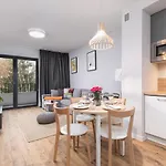 Podczele Seashore & Jacuzzi With Parking By Renters