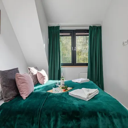 Podczele Seashore & Jacuzzi With Parking By Renters Apartahotel