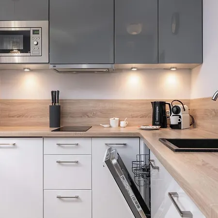 Podczele Seashore & Jacuzzi With Parking By Renters