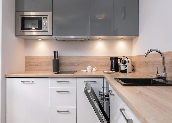 Podczele Seashore & Jacuzzi With Parking By Renters